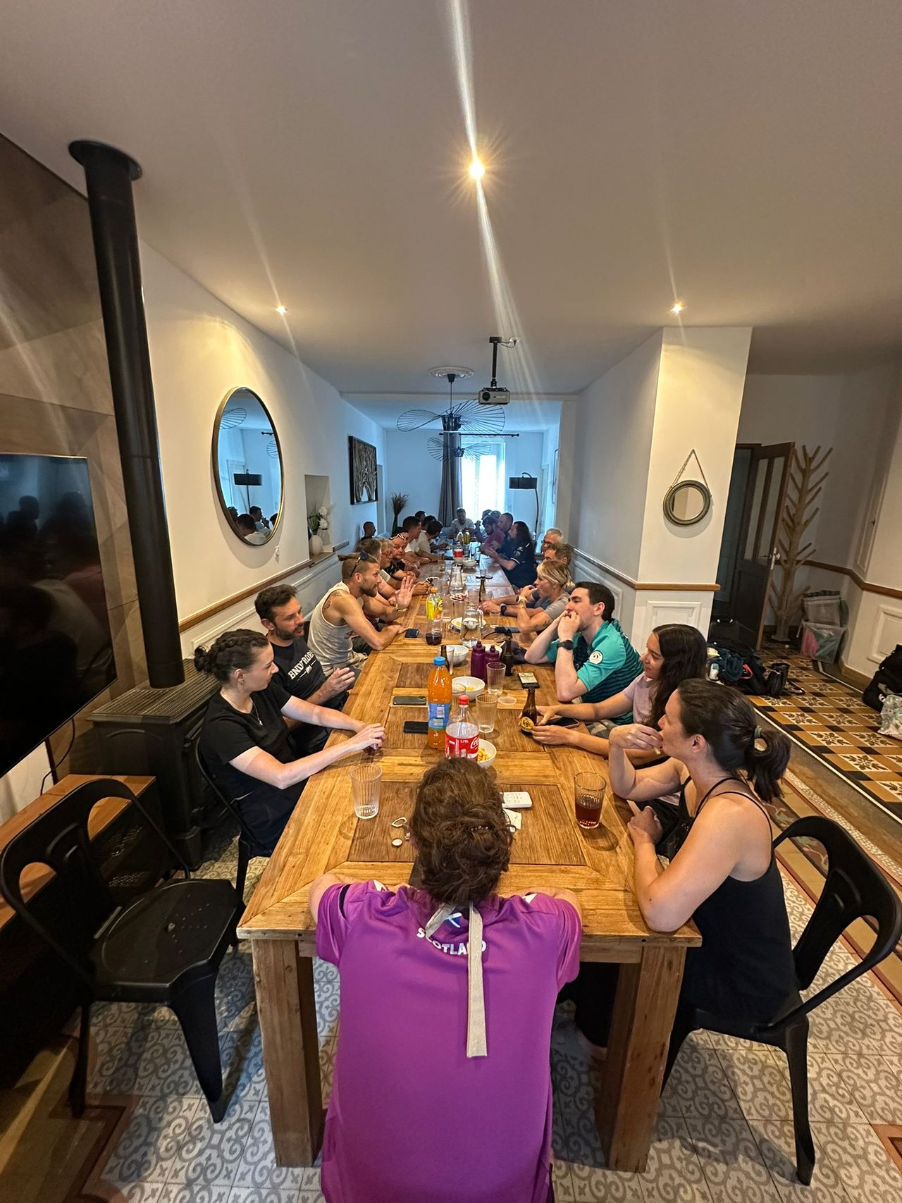 Briefing et dîner de groupe au gîte du stage